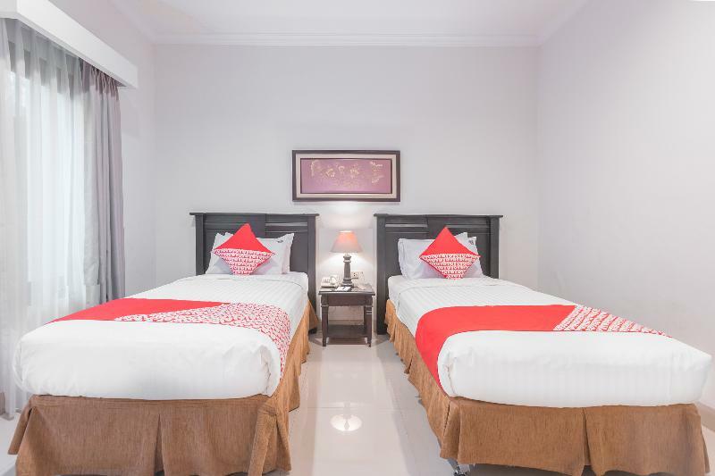 534 Sriwijaya Hotel Jakarta Buitenkant foto